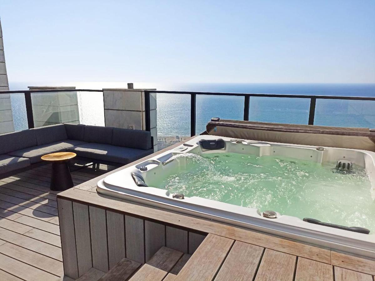 Yalarent Sea-Breeze Penthouse With Jacuzzi Bat Yam Exterior foto