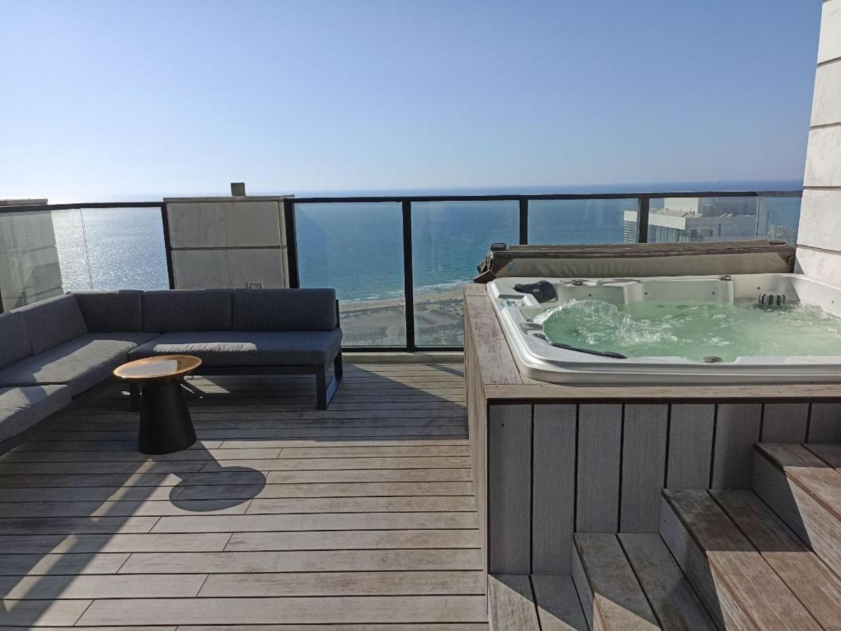 Yalarent Sea-Breeze Penthouse With Jacuzzi Bat Yam Exterior foto