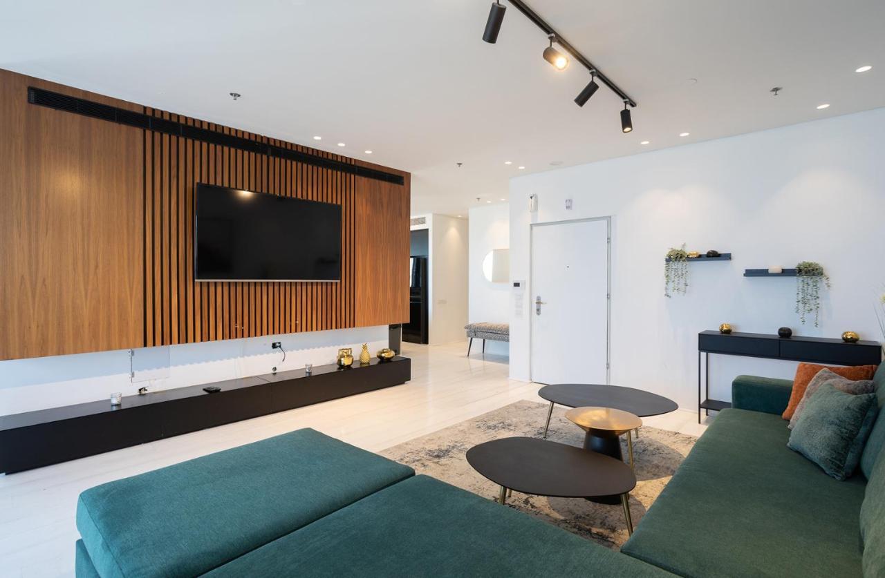 Yalarent Sea-Breeze Penthouse With Jacuzzi Bat Yam Exterior foto