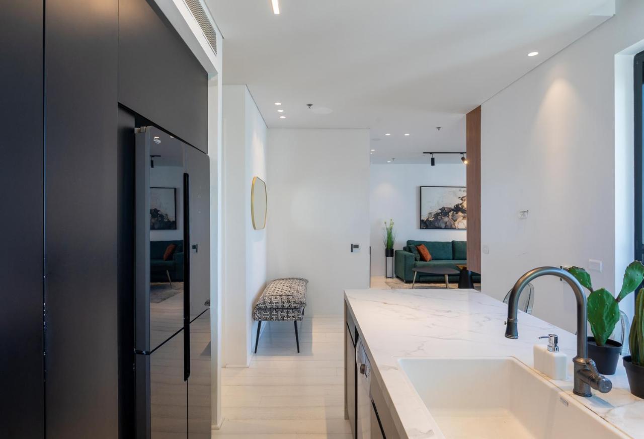 Yalarent Sea-Breeze Penthouse With Jacuzzi Bat Yam Exterior foto