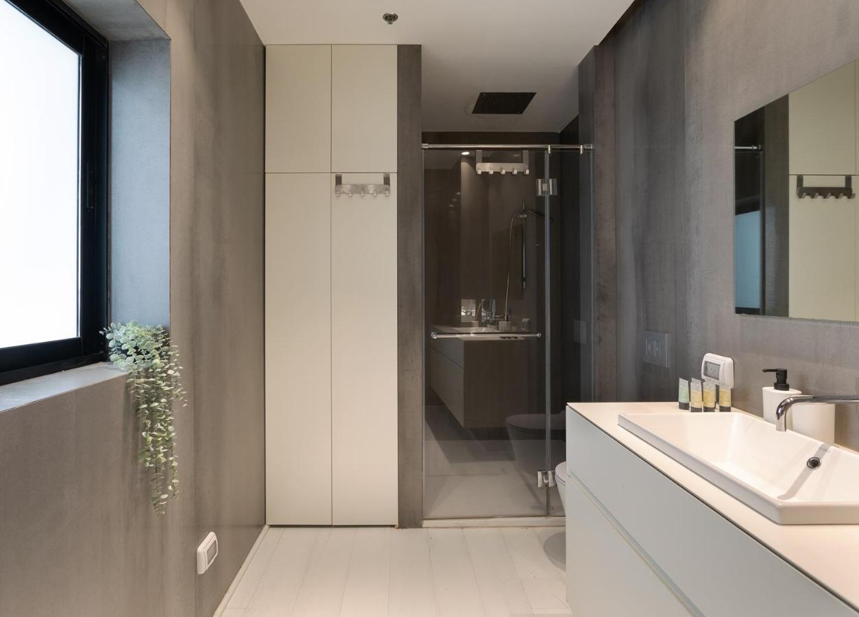 Yalarent Sea-Breeze Penthouse With Jacuzzi Bat Yam Exterior foto