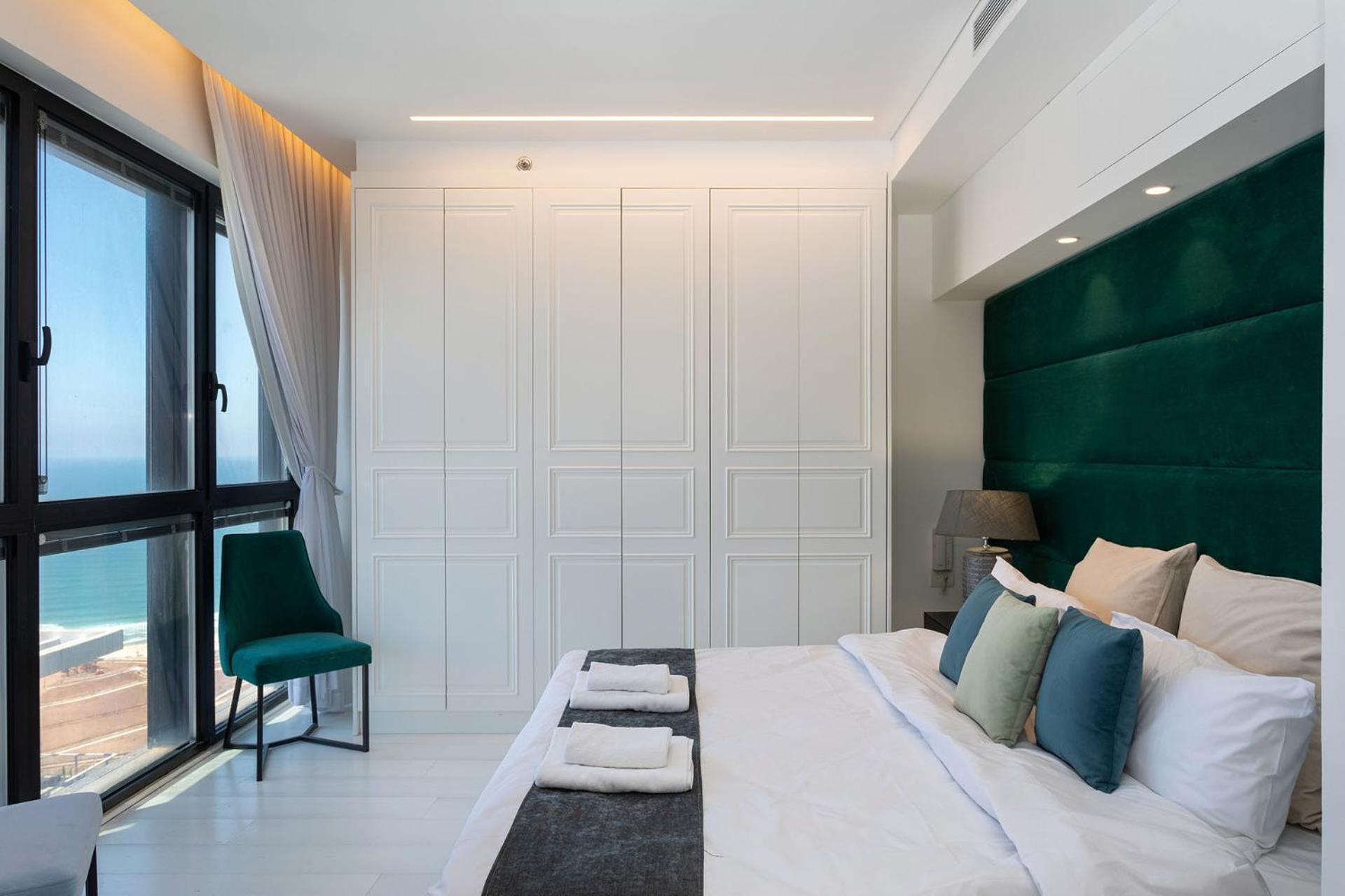 Yalarent Sea-Breeze Penthouse With Jacuzzi Bat Yam Exterior foto